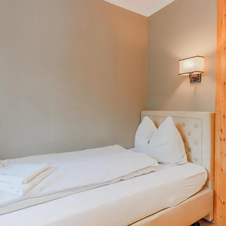 Schoenfeld Apartment