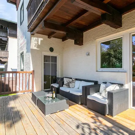 Schoenfeld Apartment